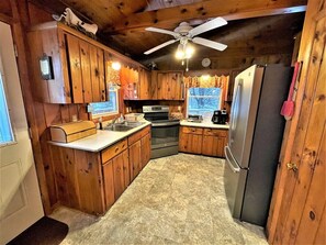 Fridge, microwave, oven, stovetop - Belland`s Little Acres (Park Falls/Springstead)