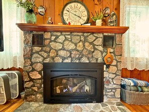 Interior - Lakeshore Pines | Peaceful, Lakefront Seclusion | 2 Bedroom (Butternut)