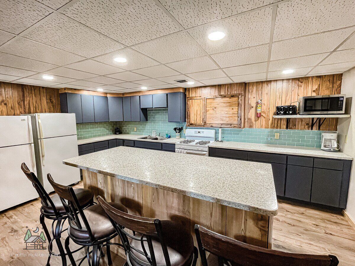 雪櫃、微波爐、焗爐、爐具