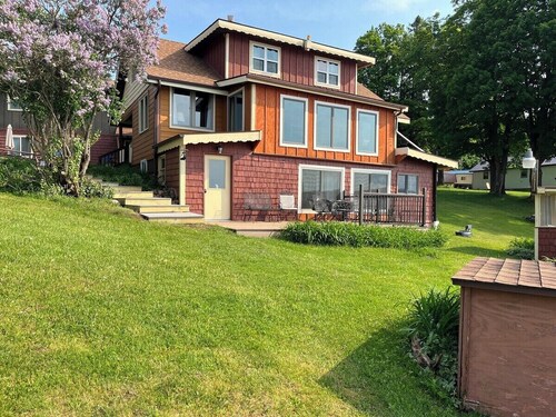 Lakeview Retreat, Lakeside on the Flowage