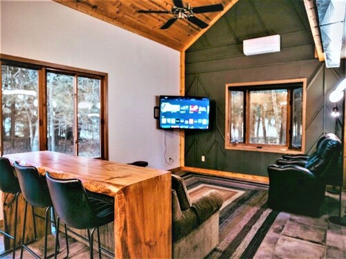 Peace & Pines Hideaway