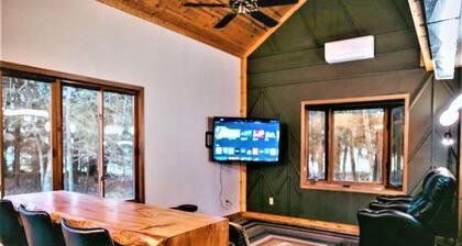 Peace & Pines Hideaway