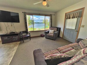 TV - Lakeside, Long Lake Cabin 5 (Phillips)