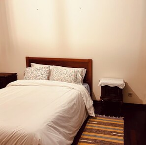 1 bedroom, iron/ironing board, travel cot, free WiFi