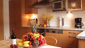 Fridge, microwave, dishwasher, toaster