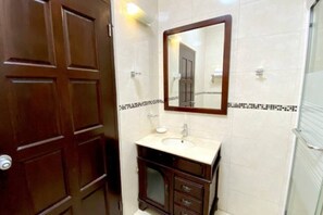 تجهيزات دش، مجففات شعر، مناشف