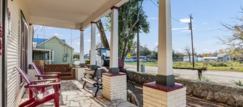 Carriage Inn - Medina Suite 1