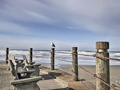 NEW! Oceanfront Newport Condo w/Deck & Views!