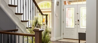 MODERN & QUIET 4-BEDROOM HOME WITH A PATIO/WALKOUT-5min drive to Masonville Mall