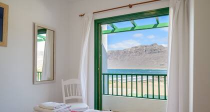 Caracolillos House, Famara Surf Beach
