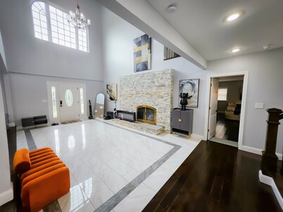 Luxury 8BR Villa w/ Heated Pool, Hot Tubs, Home Theater – Sleeps 16