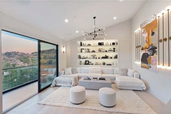 Smart TV, fireplace, video games, DVD player