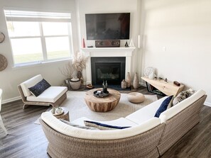 Smart TV, fireplace, video games, books