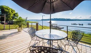 Outdoor dining - Lakefront Getaway on Douglas Lake. (Dandridge)