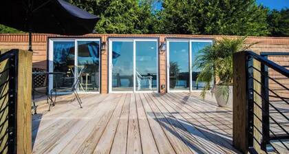 Lakefront Getaway on Douglas Lake.
