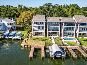 المنشأة من الخارج