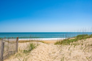 SC02: Sand Flee | Community Walkway to the Beach - View
