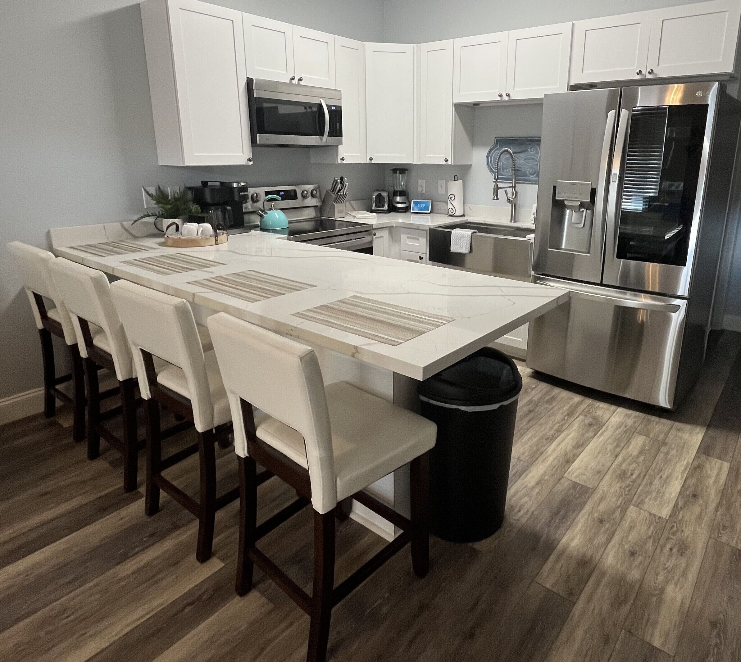 New Luxury townhome gated community-Gulfport 3 bed 3 bath! Walk to beach!