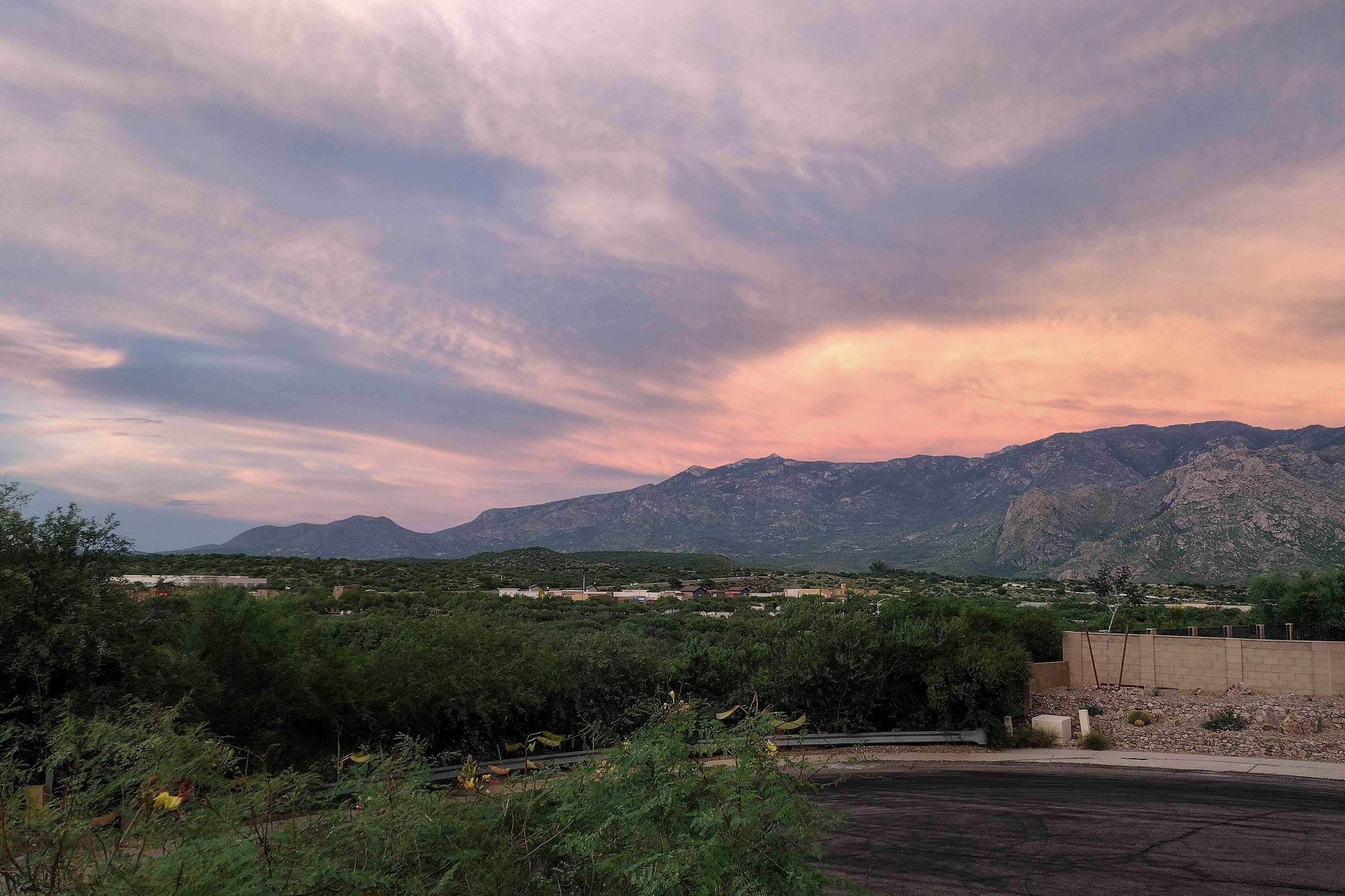 Oro Valley Home w/ Hot Tub & Mountain Views!