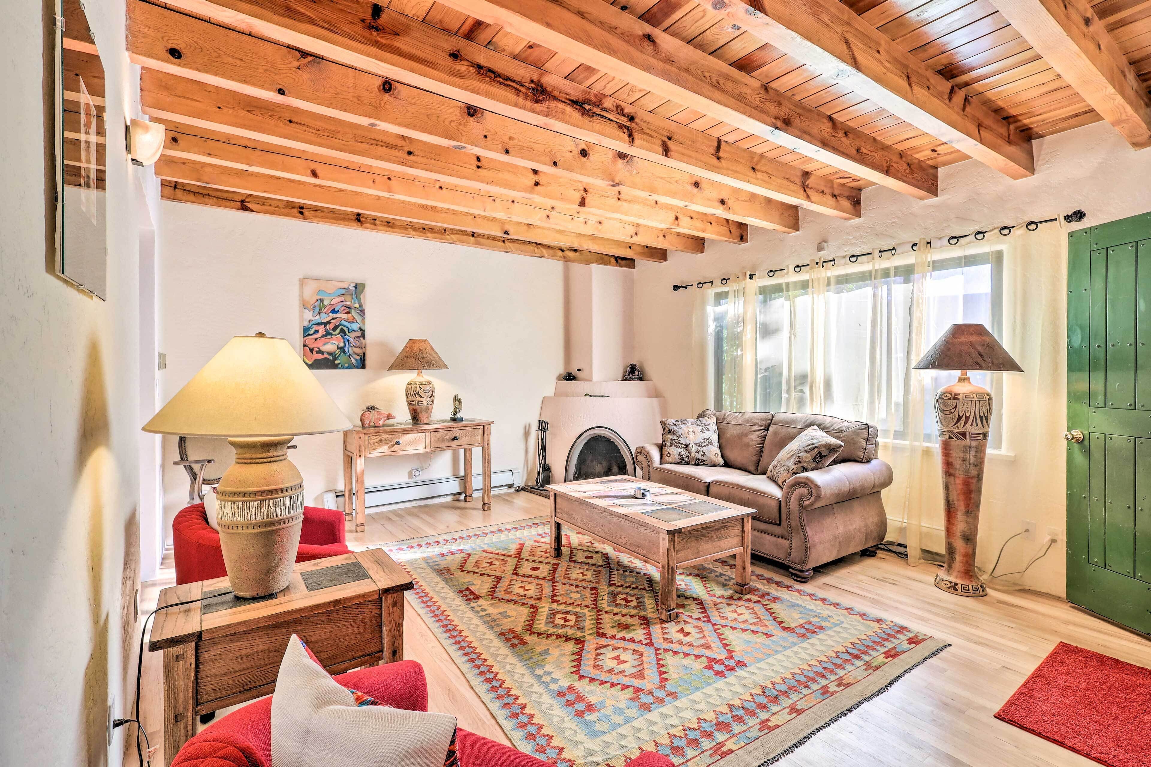 'Casa Rosita' Home, 3 Mi to Santa Fe Plaza!