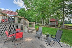Outdoor dining - Peaceful Country Retreat w/ Easy Highway Access! (Browns Summit)
