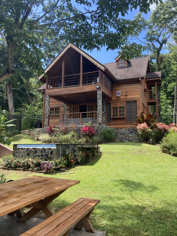 Exterior - Delightful Log Cabin with plunge pool close to amazing waterfall (Port of Spain)