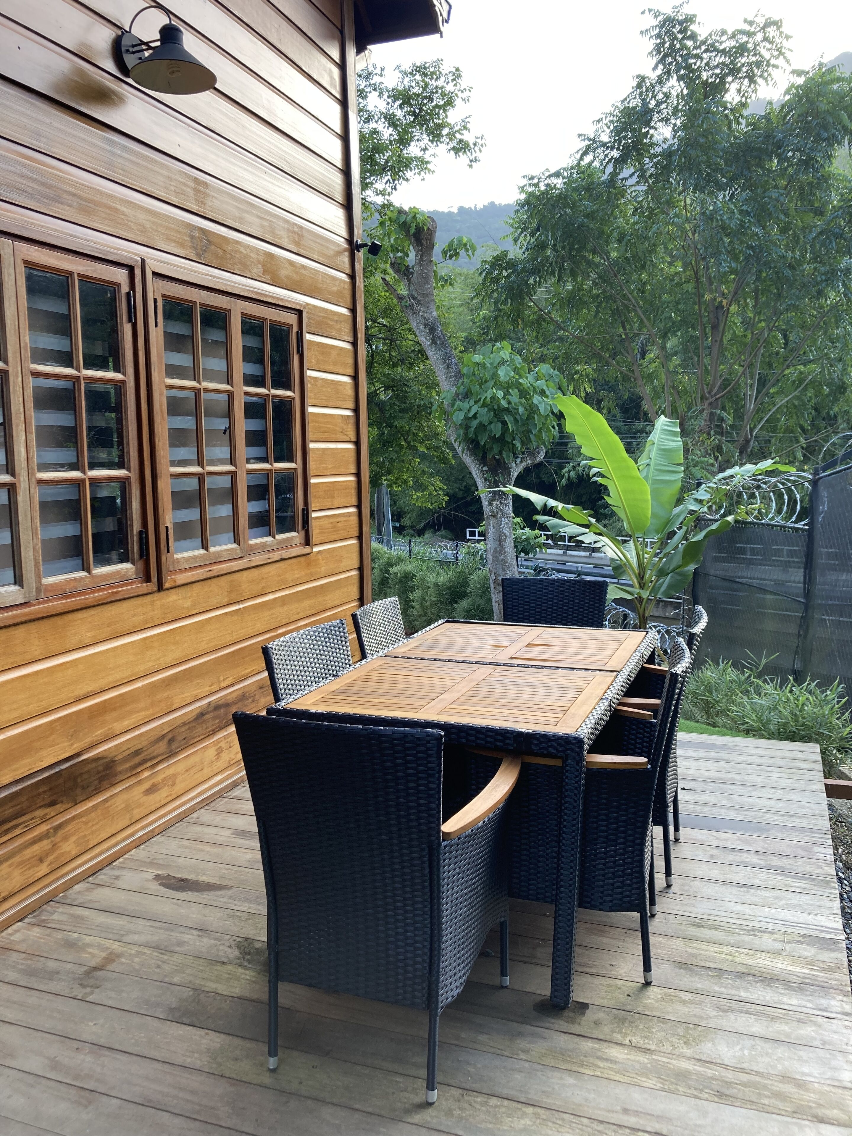 Outdoor dining
