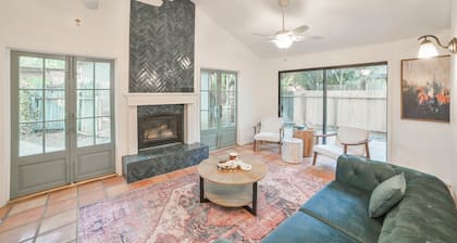 Charming Fig Garden Village Spanish style home!