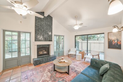 Charming Fig Garden Village Spanish style home!