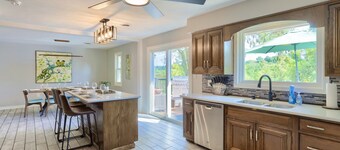 Hershey Attractions! Fire Pit, Hot Tub, Pool, Game Room and 15 Mins To Hershey!