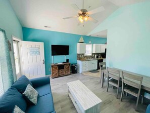 TV - Casa, beautiful house I walk from the beach (Myrtle Beach)