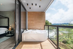 Apartment (311) | Private spa tub
