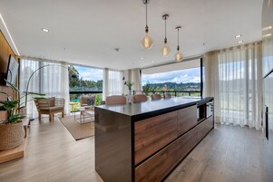 Apartment, 2 Bedrooms (301) | Private kitchen | Fridge, microwave, oven, blender