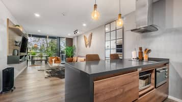 Departamento (114) | Cocina privada | Refrigerador, microondas, horno y licuadora