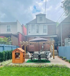 تناول الطعام بالخارج