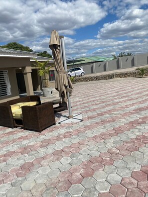 Terrace/patio - Fully furnished 3 bedroom family sized apartment --15 minutes from the airport.. (Ndola)