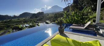 A Romantic Gateaway Villa With The Best View Of Bali