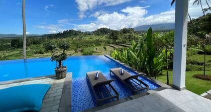 A Romantic Gateaway Villa With The Best View Of Bali
