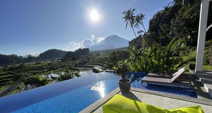 A Romantic Gateaway Villa With The Best View Of Bali