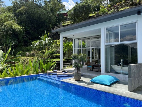 A Romantic Gateaway Villa With The Best View Of Bali