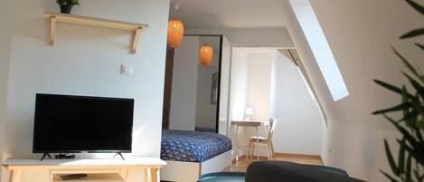 1 bedroom, iron/ironing board, free WiFi, bed sheets