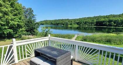 Spacious Private Cabin with Lake View & Access
