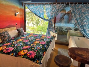 9 Schlafzimmer, Zimmersafe, Schreibtisch, Bügeleisen/Bügelbrett