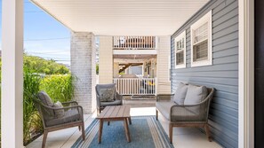 Terrace/patio - Stylish 3BR - OC Gardens w/ Patio & Parking (Ocean City)