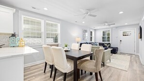 Dining - Stylish 3BR - OC Gardens w/ Patio & Parking (Ocean City)