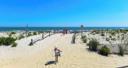 2BR Beach Escape - Walk to Boardwalk & Downtown OC