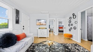 2 habitaciones, tabla de planchar con plancha, wifi y ropa de cama