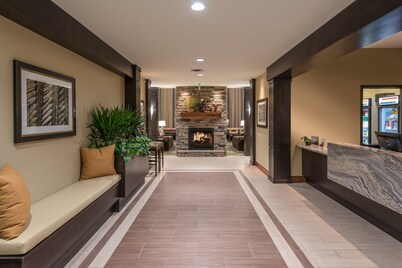1 Bedroom | Free Breakfast, Indoor Pool + Hot Tub