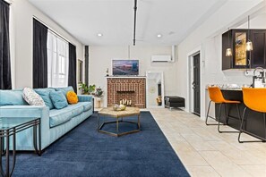 TV, offices - Sauna + Jacuzzi Tub | Vibrant Loft Near Beach (Atlantic City)