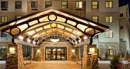 1 Bedroom | Free Breakfast + Shared Pool & Hot Tub